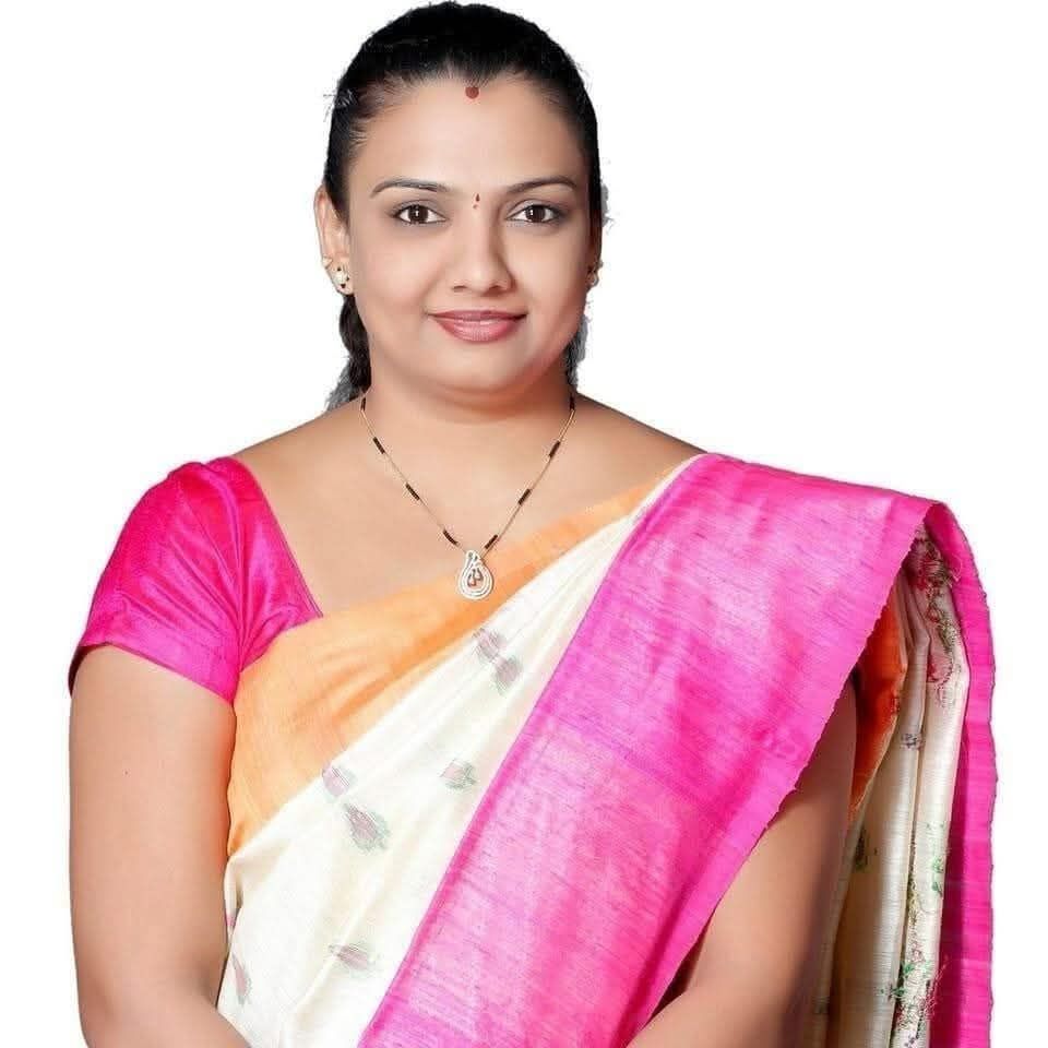 તા.૨૮-૧૨-૨૦૨૫ ના રોજ સુરત શહેરના આદરણીય શ્રી જગદીશ વિશ્વકર્માજી સાહેબ અને સંગઠન મહામંત્રી શ્રી રત્નાકરજી દ્વારા ગુજરાત પ્રદેશ ભારતીય જનતા પાર્ટીના ઉપાધ્યક્ષ તરીકે નિયુક્ત થવા બદલ શ્રીમતી ઝંખનાબેન પટેલને ખૂબ ખૂબ અભિનંદન અને શુભકામનાઓ.